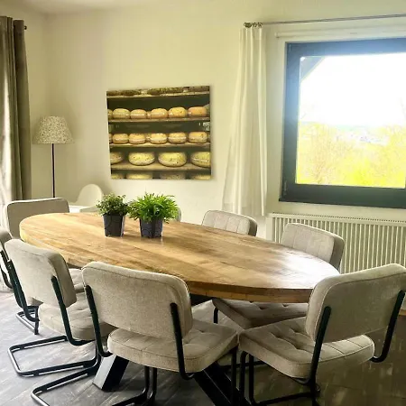 9 Persoons Rand Sauerland Edersee * Frankenau