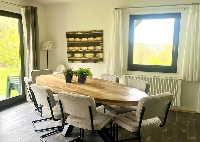 9 Persoons Rand Sauerland Edersee * Frankenau